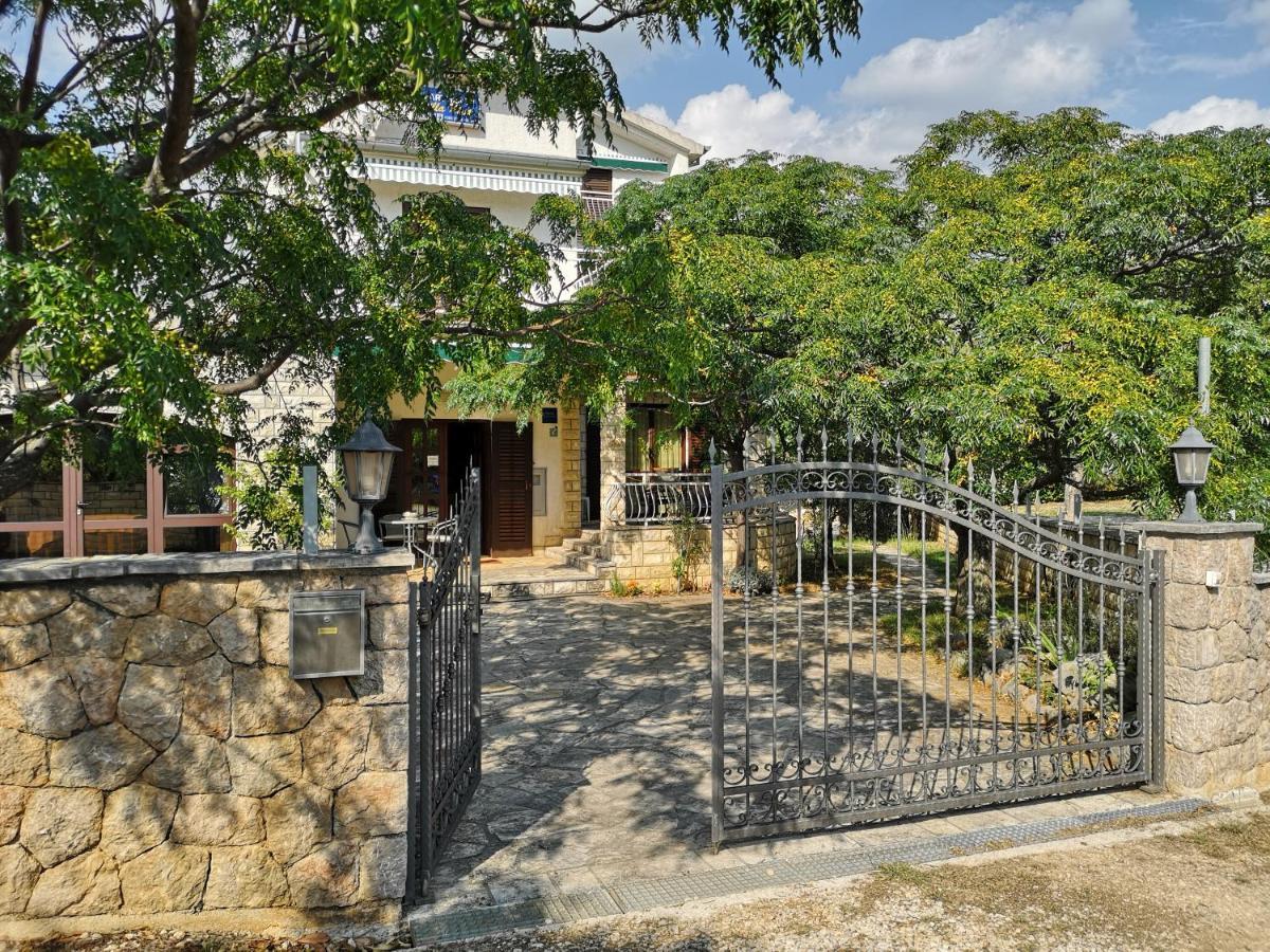 Villa Nina Селине Екстериор снимка