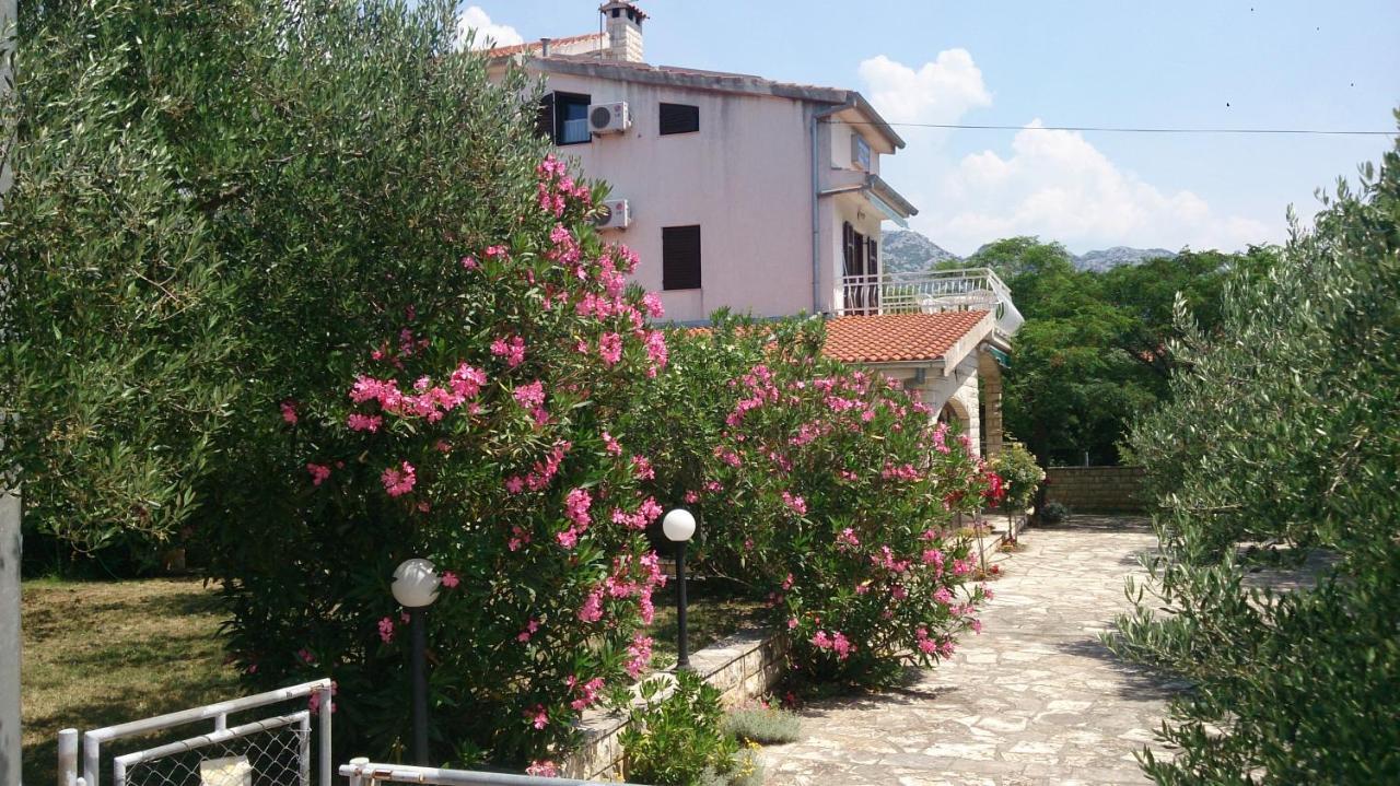 Villa Nina Селине Екстериор снимка