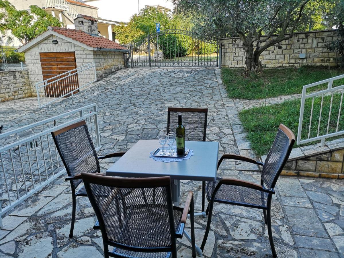 Villa Nina Селине Екстериор снимка
